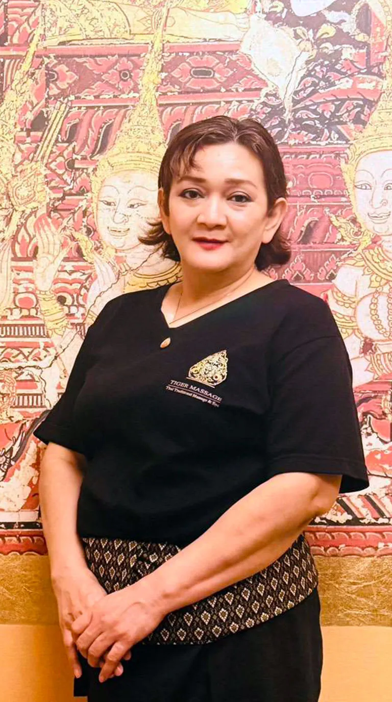 セラピストご紹介 - タイガーマッサージ タイ古式マッサージ & スパ 浅草店｜THERAPIST - TIGER MASSAGE Thai Traditional Massage & Spa Asakusa Branch